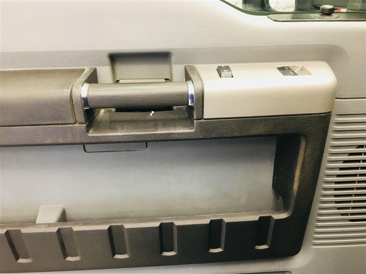 657906
