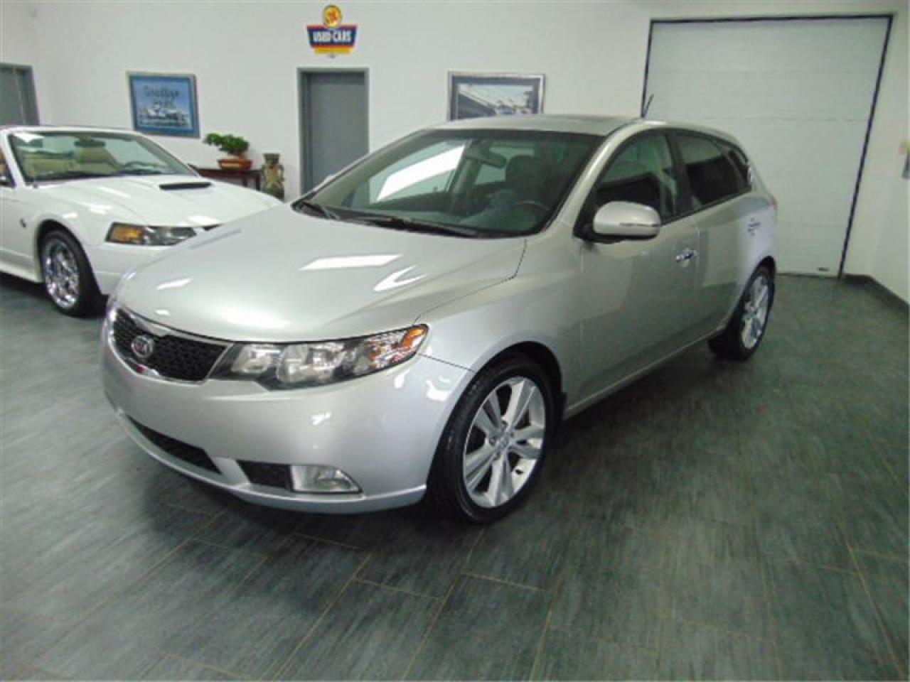 Used 2011 Kia Forte 5 SX for sale in Châteauguay, QC