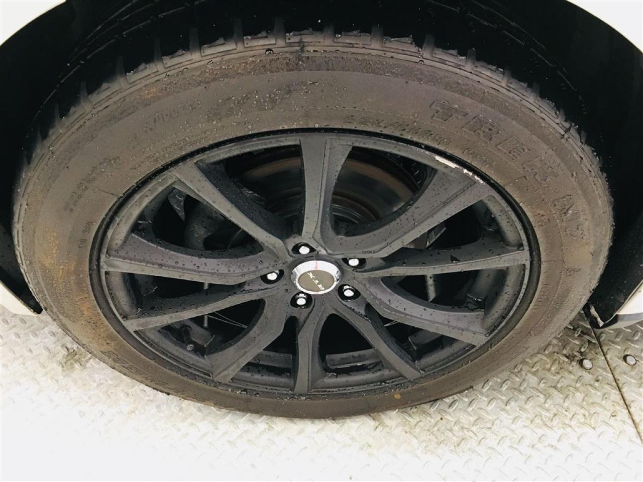 657929