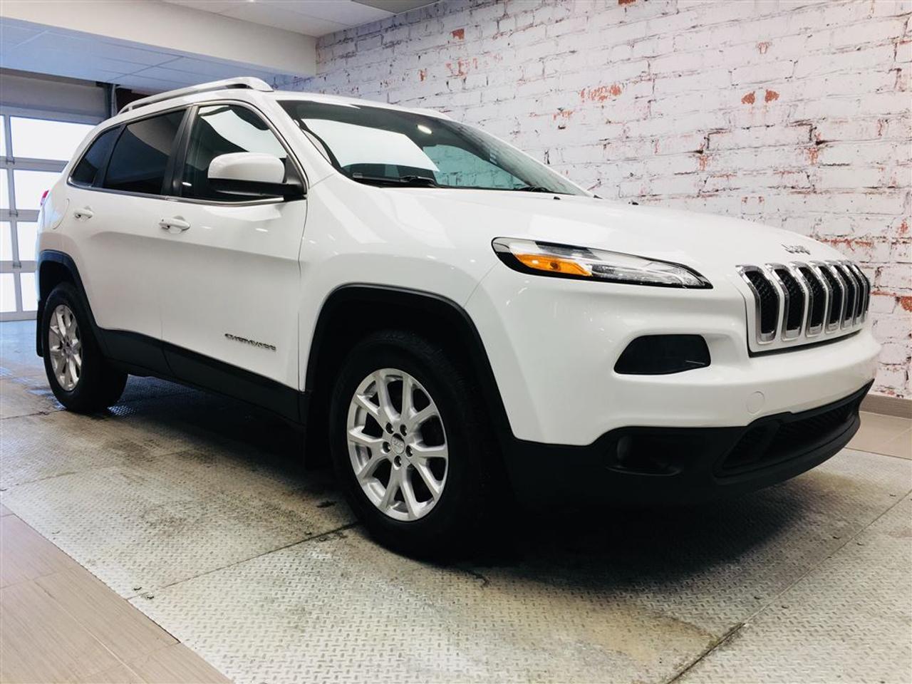<a href=https://www.2riveschrysler.com/occasion/Jeep-Cherokee-2014.html>https://www.2riveschrysler.com/occasion/Jeep-Cherokee-2014.html</a>

***JEEP CHEROKEE NORTH 2014*** PROPRE! ÉCONOMIQUE! TRÈS BEAU LOOK! V6! 4X4, **TOIT PANORAMIQUE**, CLIMATISATION BI-ZONE, GROUPE ÉLECTRIQUE, CAMÉRA DE RECUL, 4 MODES DE TRACTION, ATTACHE-REMORQUE JEEP, MAGS 17 ET BEAUCOUP DAUTRES OPTIONS! CEST LE VÉHICULE QUIL VOUS FAUT ET CE TOUJOURS AU MEILLEUR PRIX SUR LE MARCHÉ! À SE PROCURER SANS HÉSITER!  POUR PRENDRE RENDEZ-VOUS POUR UN ESSAI ROUTIER OU POUR OBTENIR PLUS DE DÉTAILS, VOUS POUVEZ COMMUNIQUER SANS FRAIS AU : 1-877-356-0744 ET VIA TEXTO OU CELLULAIRE AVEC SAMUEL AU 1450-780-2709 OU PHILIPPE AU 1450-517-0857 EN TOUT TEMPS, LES SOIRS ET MÊME LE WEEK-END!  TOUJOURS PARMIS LES MOINS CHERS AU CANADA!  Deux Rives Occasion est situé à moins de 45 minutes de Montréal, 30 minutes de Drummondville, St-Hyacinthe, Beloeil!  Votre nouveau véhicule vous sera vendu avec une certification CarProof et une inspection complète.  Rabais de 500$ déjà appliqué sur le prix avec un financement à taux régulier.  Nos reprenons vos véhicules en échange peu importe létat!  Financement disponible sur place; 1ère, 2è et 3è chance au crédit.  Contactez-nous pour prendre rendez-vous et pour faire un essai routier.  À moins de 45 minutes de Montréal, 30 minutes de Drummondville, St-Hyacinthe, Beloeil!  UNE ENTREPRISE FAMILIALE ; EN AFFAIRES DEPUIS PLUS DE 100 ANS  -----------------------------------------------------------------------------------------------------------------------------------  TO GET AN APPOINTMENT FOR A ROAD TEST OR TO HAVE MORE DETAILS, YOU MAY CALL AT: 1-877-356-0744 OR VIA TEXTO OR CELLULAR WITH SAMUEL AU 1450-780-2709 OR PHILIPPE AU 1450-517-0857 AT ALL TIMES, EVENINGS AND EVEN THE WEEKEND!   ALWAYS THE BEST DEAL IN CANADA!   Deux Rives Occasion is located less than 45 minutes from Montreal, 30 minutes from Drummondville, St-Hyacinthe, Beloeil!   Your new vehicle will be sold with a CarProof certification and a full inspection.   $ 500 rebate already applied on price with regular rate financing.   We take back your vehicles in exchange regardless of the condition!   Financing available; 1st, 2nd and 3rd chance to credit.   Contact us for an appointment and a test drive.   A FAMILY BUSINESS ; IN BUSINESS FOR OVER 100 YEARS