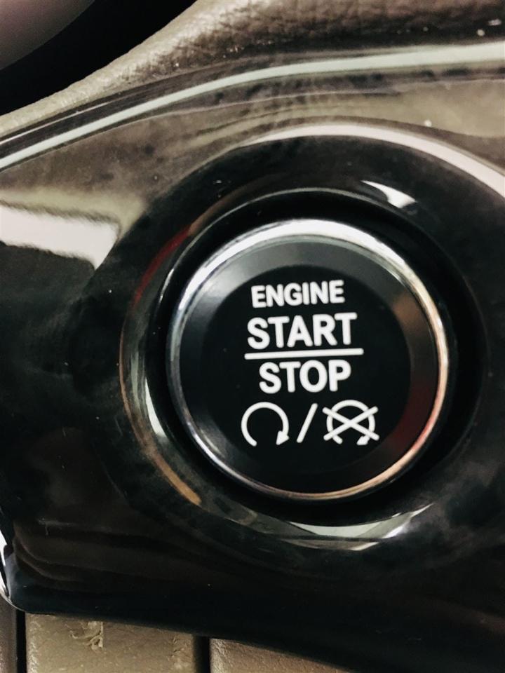 657960