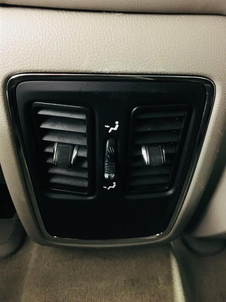 657960