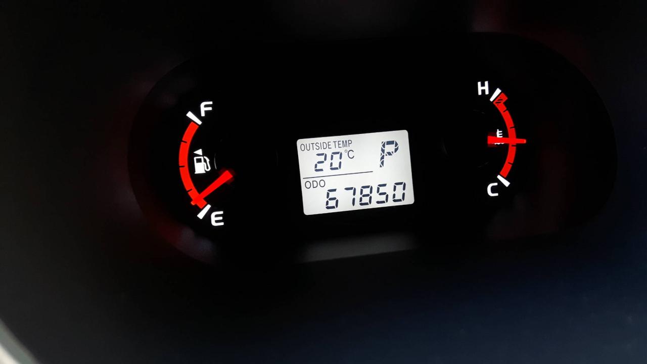 657972