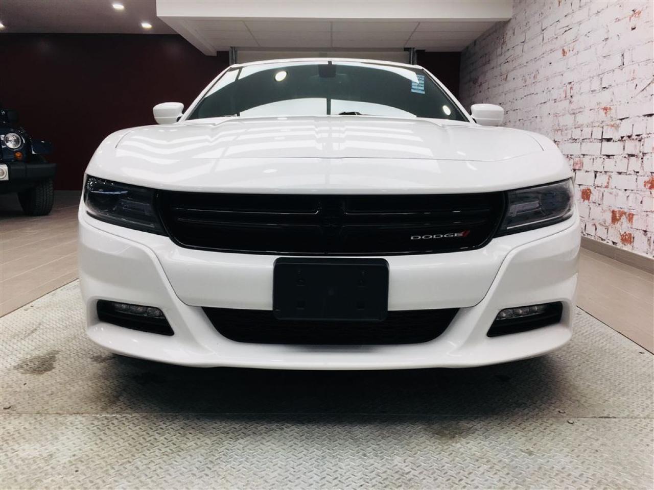 657993