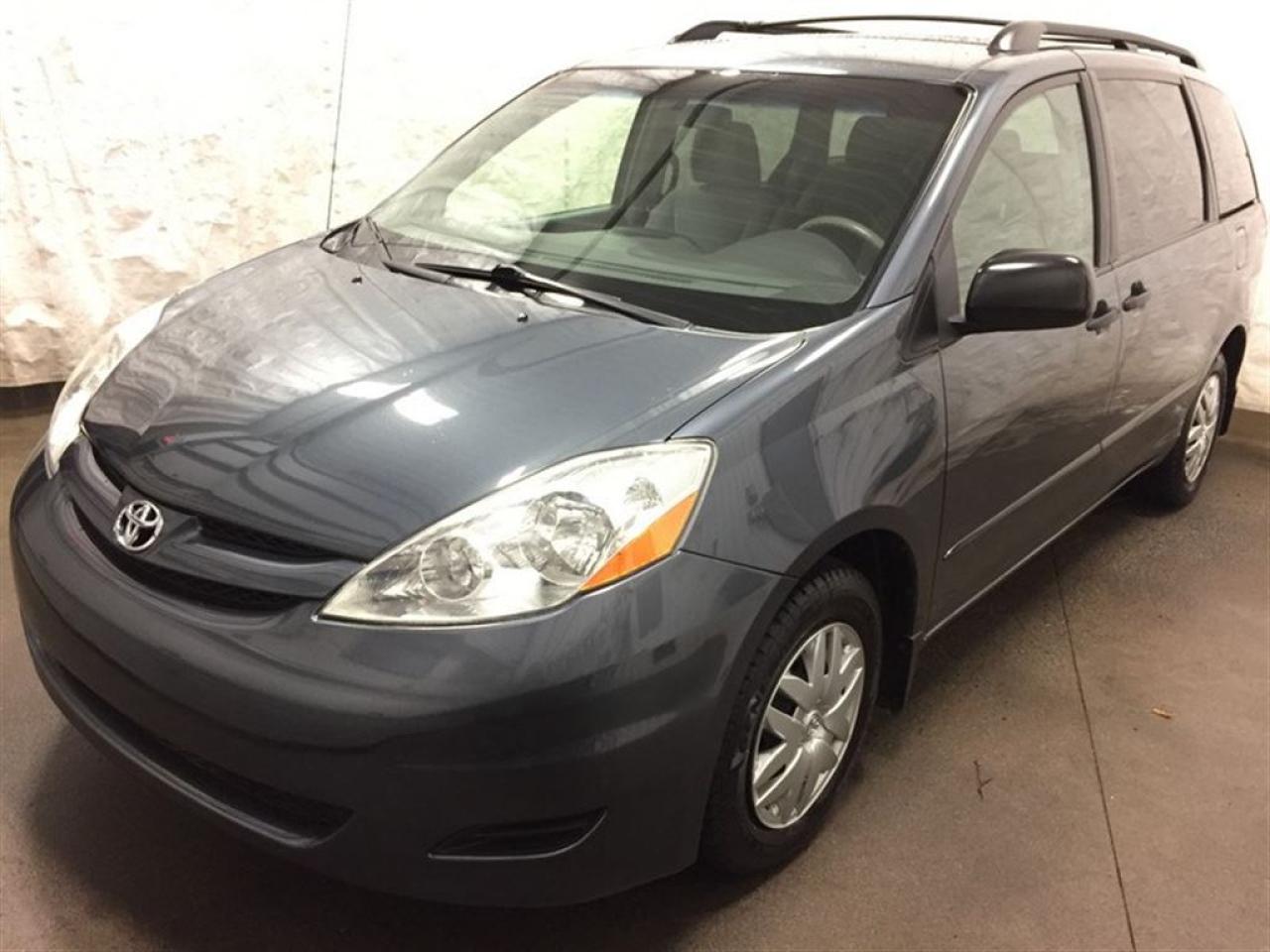 Used 2010 Toyota Sienna CE 8 PASSENGER for sale in Québec, QC
