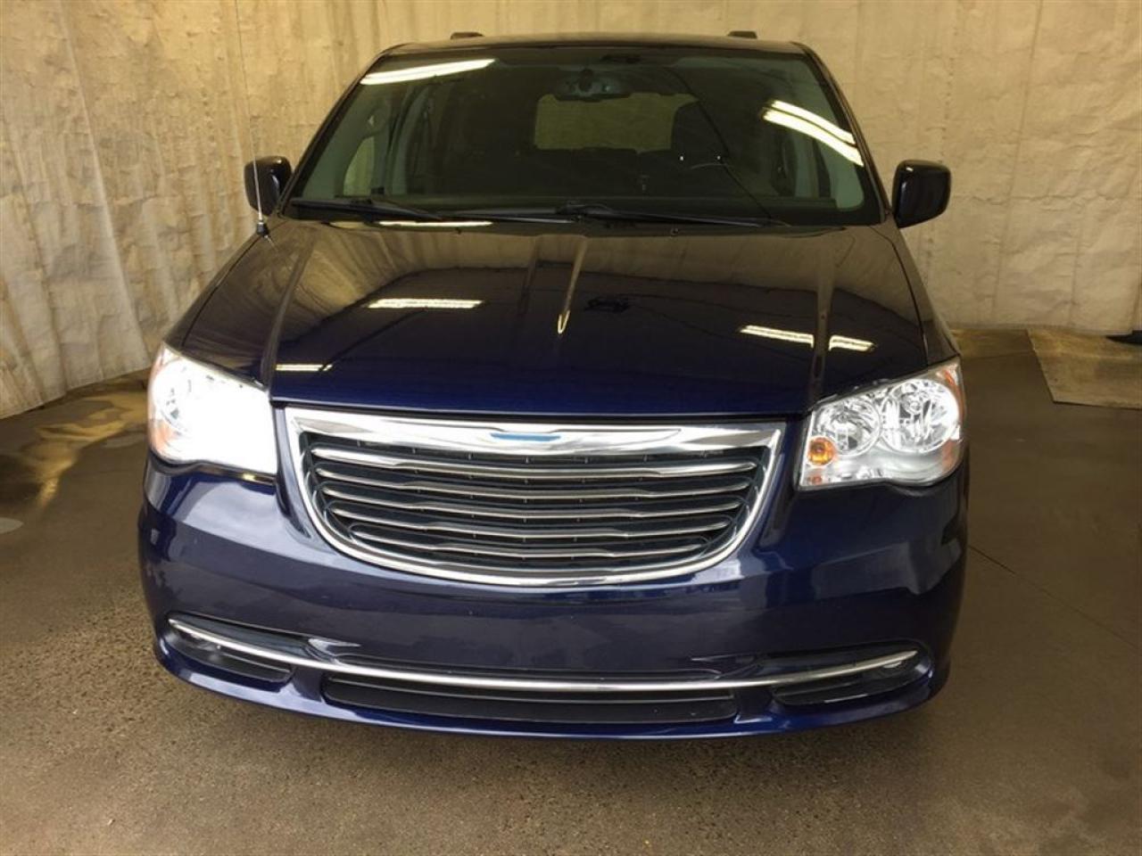 Used 2012 Chrysler Town & Country Touring for sale in Québec, QC