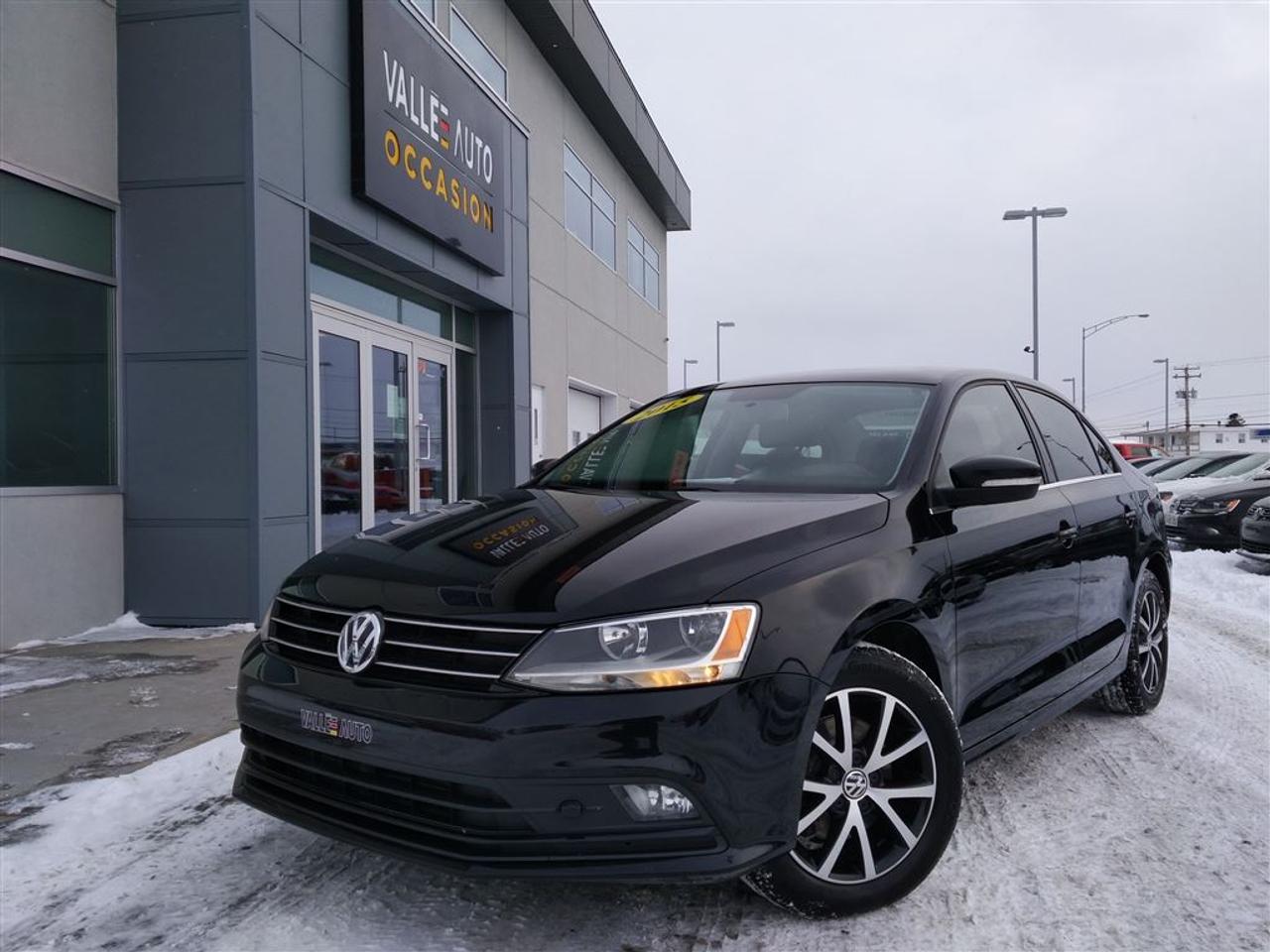 <a href=https://www.valleeauto.com/occasion/Volkswagen-Jetta-2015.html>https://www.valleeauto.com/occasion/Volkswagen-Jetta-2015.html</a>

AUCUN FRAIS CACHÉ, AUCUNE SURPRISE VOUS PAYEZ LE PRIX AFFICHÉ!!!!!!!  VOLKSWAGEN JETTA Comfortline TDI, 2015, AUTOMATIQUE**JAMAIS ACCIDENTÉ(RAPPORT CARPROOF À LAPPUI).  A/C à réglage deux zones thermostatique, cruise control, Bluetooth, caméra de recul, écran tactile, phares à brume, vitres et portes électriques,sièges chauffants, ordinateur de bord, volant ajustable et télescopique multi-fonctions, radio satellite+am/fm, lecteur CD, toit ouvran, MAGS 16 et bien plus!!!  Nous sommes concessionnaire Volkswagen depuis 1959 et tous nos véhicules sont inspectés ET réparés par nos techniciens formés par Volkswagen avant la mise en vente. Le véhicule est éligible à une garantie certifié Pur Volkswagen de 2 ans ou 40,000 km incluant lassistance routière. Achetez en toute tranquillité desprit. Livraison partout en province. Financement à taux avantageux sur place!