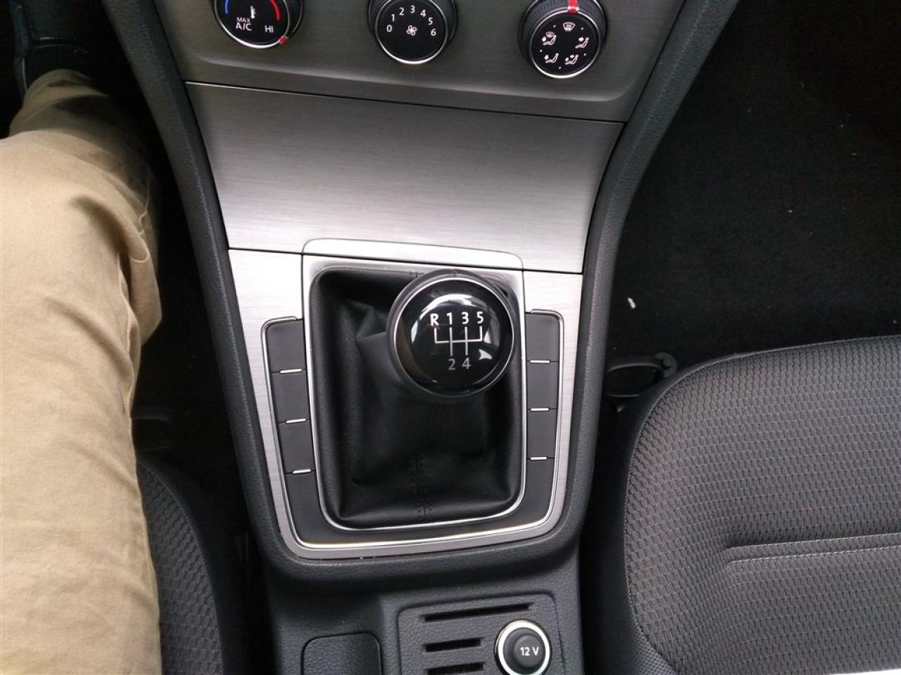 658103