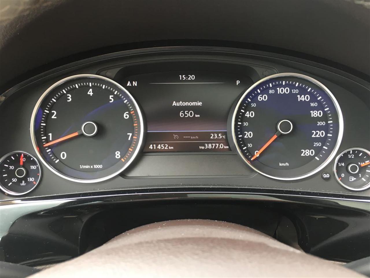 658121