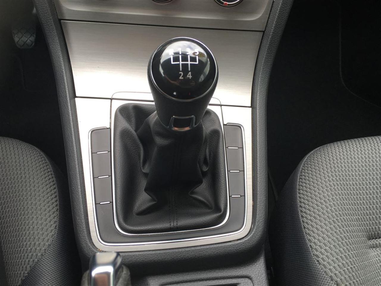 658153
