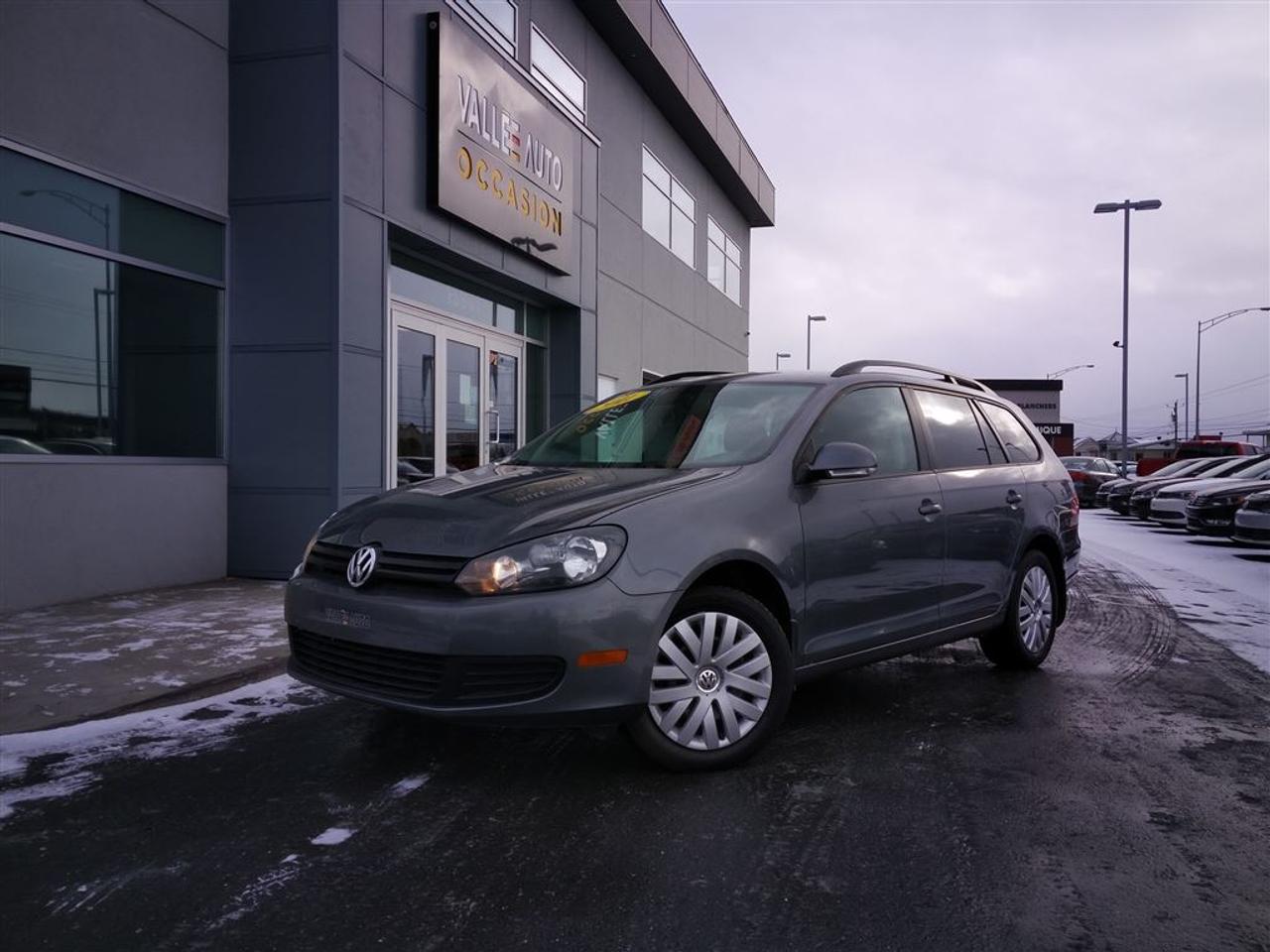 <a href=https://www.valleeauto.com/occasion/Volkswagen-Golf-2011.html>https://www.valleeauto.com/occasion/Volkswagen-Golf-2011.html</a>

AUCUN FRAIS CACHÉ, AUCUNE SURPRISE, VOUS PAYEZ LE PRIX AFFICHÉ!!!!!  VOLKSWAGEN GOLF WAGON TRENDLINE 2.5L, 2011, AUTOMATIQUE**UN SEUL PROPRIÉTAIRE, JAMAIS ACCIDENTÉ(RAPPORT CARPROOF À LAPPUI). A/C, sièges chauffants, cruise control, volant ajustable et télescopique, lecteur CD+radio am/fm, vitres et portes électriques, régulateur de vitesse et bien plus!!!!  Nous sommes concessionnaire Volkswagen depuis 1959 et tous nos véhicules sont inspectés ET réparés par nos techniciens formés par Volkswagen avant la mise en vente. Le véhicule est éligible à une garantie certifié Pur Volkswagen de 2 ans ou 40,000 km incluant lassistance routière. Achetez en toute tranquillité desprit. Livraison partout en province. Financement à taux avantageux sur place!