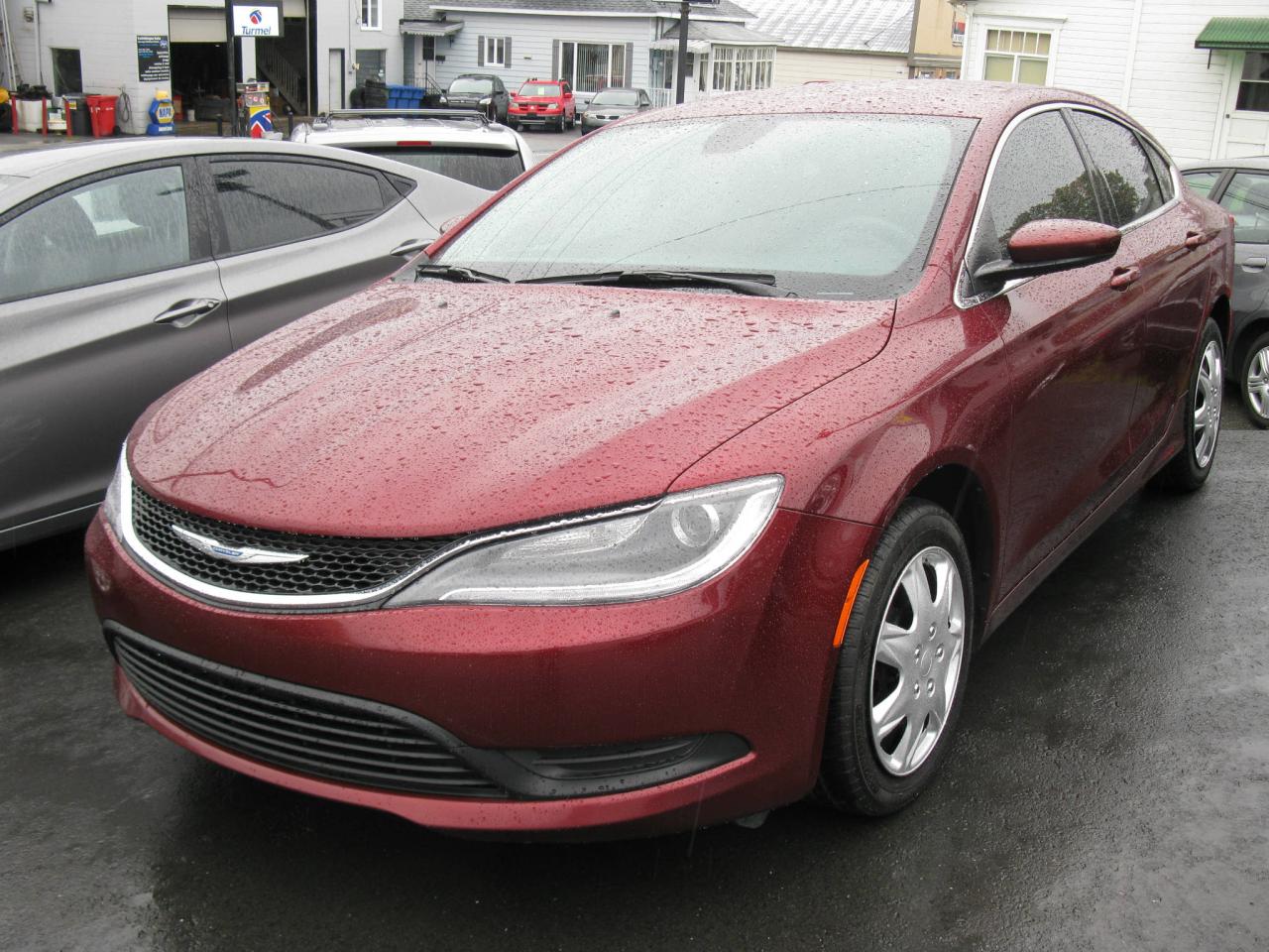 Used 2015 Chrysler 200 Berline 4 portes LX, traction avant for sale in St-Martin, QC