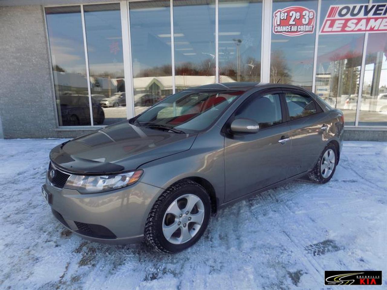 <a href=https://www.autoaubaine.com/Kia-Forte-c7005143.html>https://www.autoaubaine.com/Kia-Forte-c7005143.html</a>

Kia Forte EX 2010\n\nRégulateur de vitesse, Servo-direction, Essuie-glaces intermittents, Freins ABS, Contrôle de stabilité, Coussins gonflables latéraux, Serrure à sécurité pour enfants, Démarreur à distance, Lecteur CD, Lecteur MP3, Miroirs chauffants, Miroirs électriques, Portes électriques, Vitres électriques, Air climatisé, Commandes audio au volant, Sièges chauffants, Volant ajustable, Radio AM/FM, Télédéverrouillage, Coussins gonflables latéraux pour la tête, Miroir vanité conducteur illuminé, Sièges tissu, Antivol, Antipatinage, Sièges baquets, Coussin gonflable passager\n\n