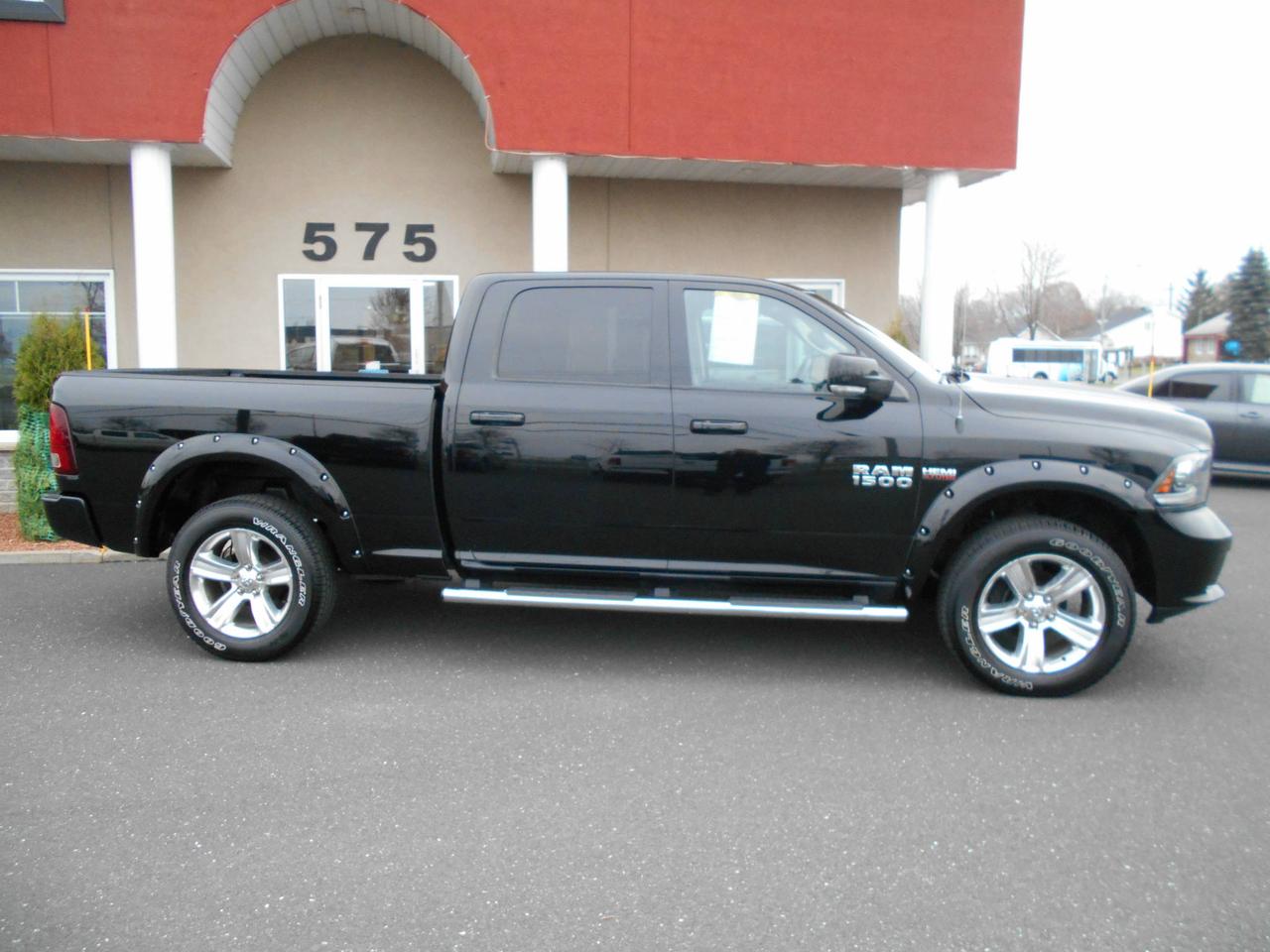 <a href=https://www.dlautos.com/occasion/RAM-1500-2014.html>https://www.dlautos.com/occasion/RAM-1500-2014.html</a>

DODGE RAM 1500 SPORT 2014 CREW CAB 4X4 COMPLETEMENT ÉQUIPÉ, INTÉRIEUR EN CUIR, SIEGES CHAUFFANTS ET CLIMATISÉ, VOLANT CHAUFFANT, TOIT OUVRANT, GPS,CAMERA DE RECULE, SUSPENSSION A AIR AUX 4 ROUES DORIGINE, BRAKE CONTROLE DORIGINE, AVEC SEULEMENT 47 000 KM. 4 PNEUS NEUFS, BOITE DE 6.5 PIEDS, BALANCE DE GARANTIE DODGE JUSQUAU 03-DEC-2018 OU 100 000 KM.