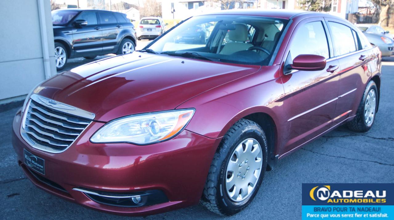 <a href=https://www.autoaubaine.com/Chrysler-200-c7025461.html>https://www.autoaubaine.com/Chrysler-200-c7025461.html</a>

SEULEMENT 96191KM, 2 CLÉS, DÉMARREUR À DISTANCE, SIÈGES CHAUFFANTS, RÉGULATEUR DE VITESSE, PHARES AUTOMATIQUES, JANTES EN ALUMINIUM DE 16 POUCES, CLIMATISATION, VITRES ET MIROIRS ÉLECTRIQUES. CHRYSLER 200 TOURING 2012 À VENDRE À SAINT-JEAN-SUR-RICHELIEU.    NADEAU AUTOMOBILES a une solide réputation et tout le personnel est orienté vers la satisfaction à la clientèle. Financement rapide et facile pour 2ième et 3ième chance au crédit. Notre téléphone pour un représentant 1-855-248-3268 ou notre service web personnalisé et par cellulaire 7 jours/7 438-800-4410. Visitez www.nadeauautomobiles.com