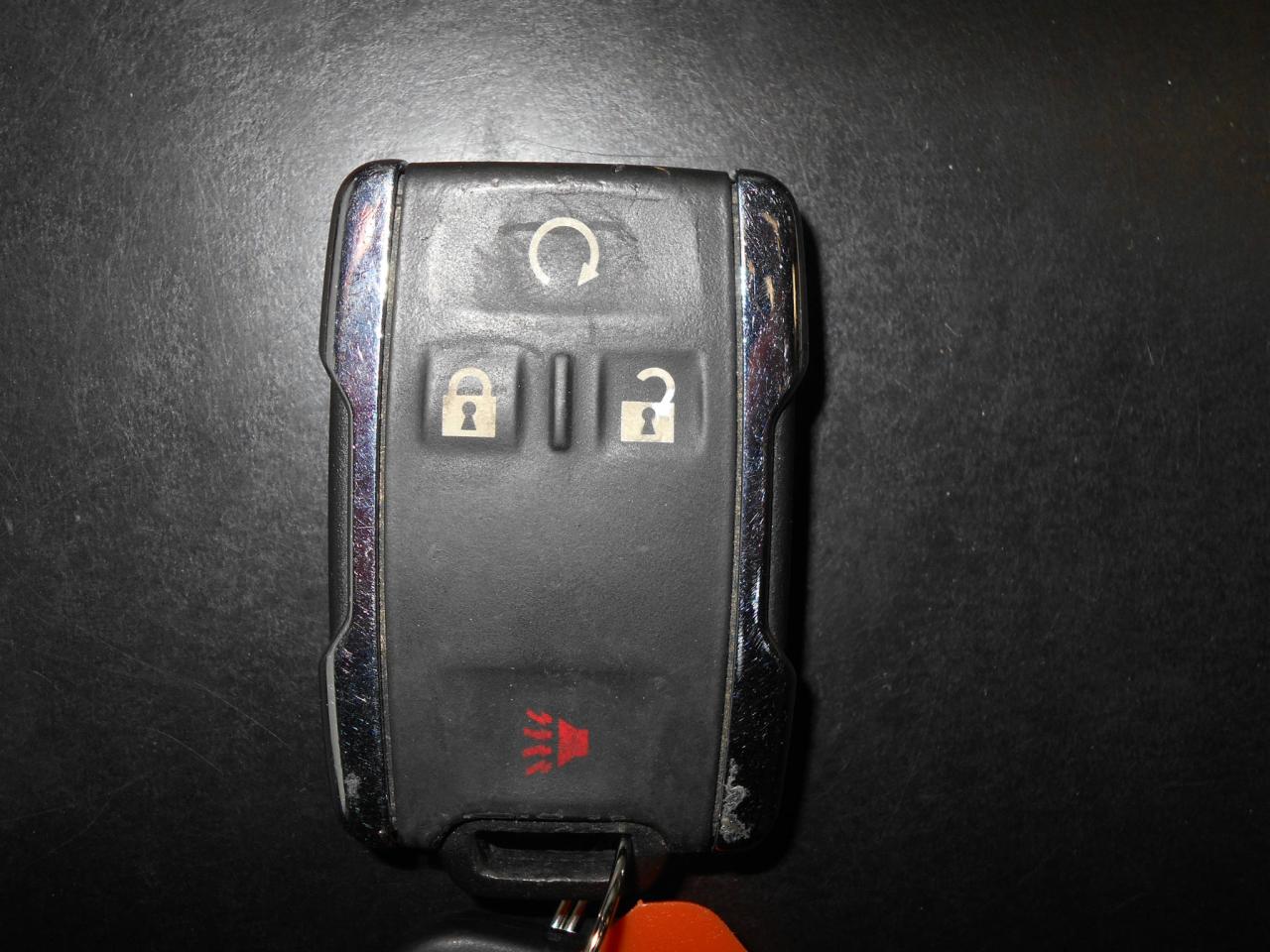 658303