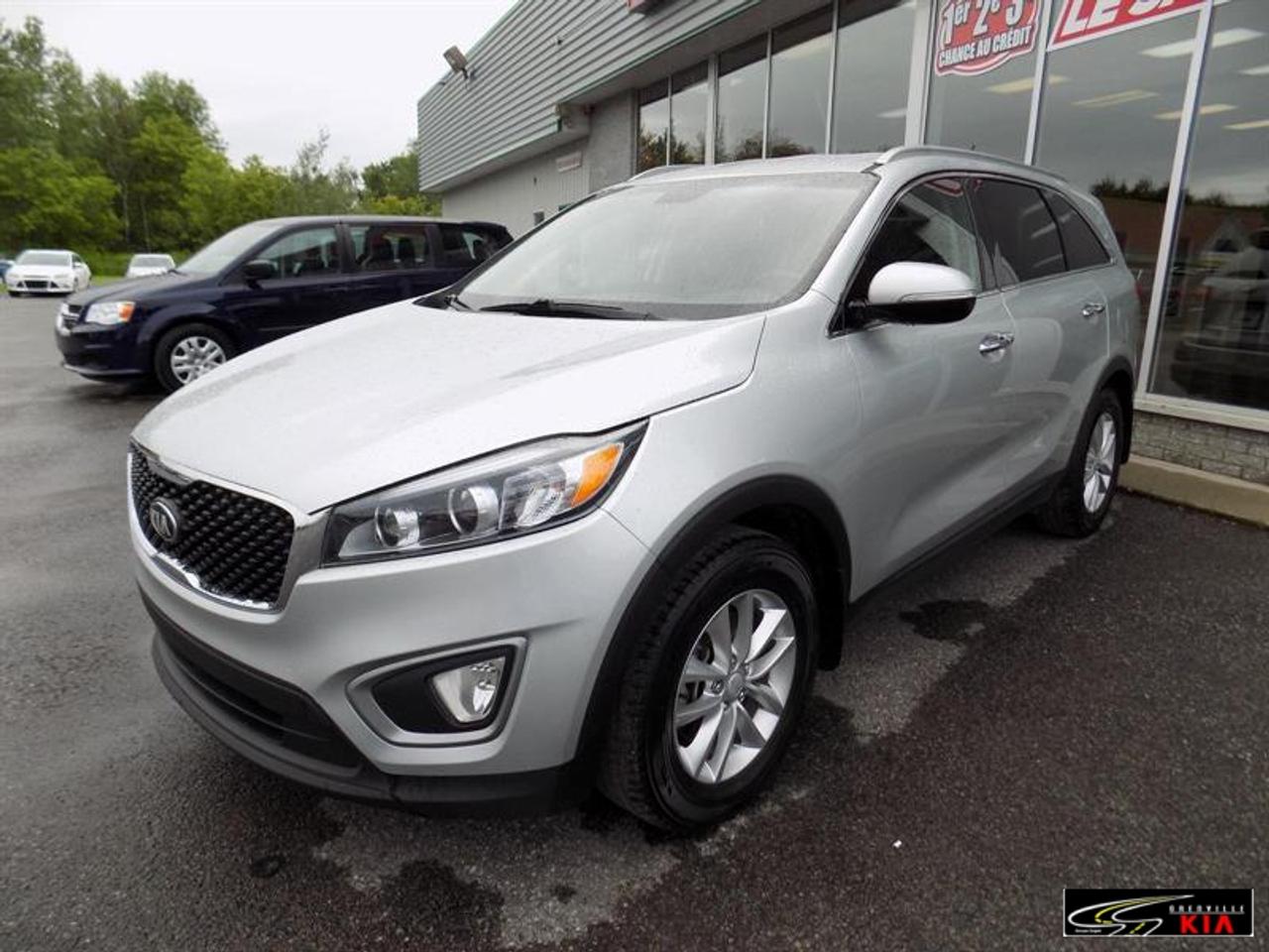<a href=https://www.autoaubaine.com/Kia-Sorento-c6938331.html>https://www.autoaubaine.com/Kia-Sorento-c6938331.html</a>

Kia Sorento 2l Turbo 2016\n\nRégulateur de vitesse, Servo-direction, Servo-freins, Essuie-glaces intermittents, Freins ABS, Serrure à sécurité pour enfants, Lecteur CD, Lecteur MP3, Miroirs électriques, Sièges électriques, Vitres électriques, Air climatisé, Sièges chauffants, Volant ajustable, Aileron, Radio satellite, Ordinateur de bord, Caméra de recul, Radio AM/FM, Télédéverrouillage, Coussins gonflables latéraux pour la tête, Antipatinage, Phares antibrouillards, Port USB\n\n