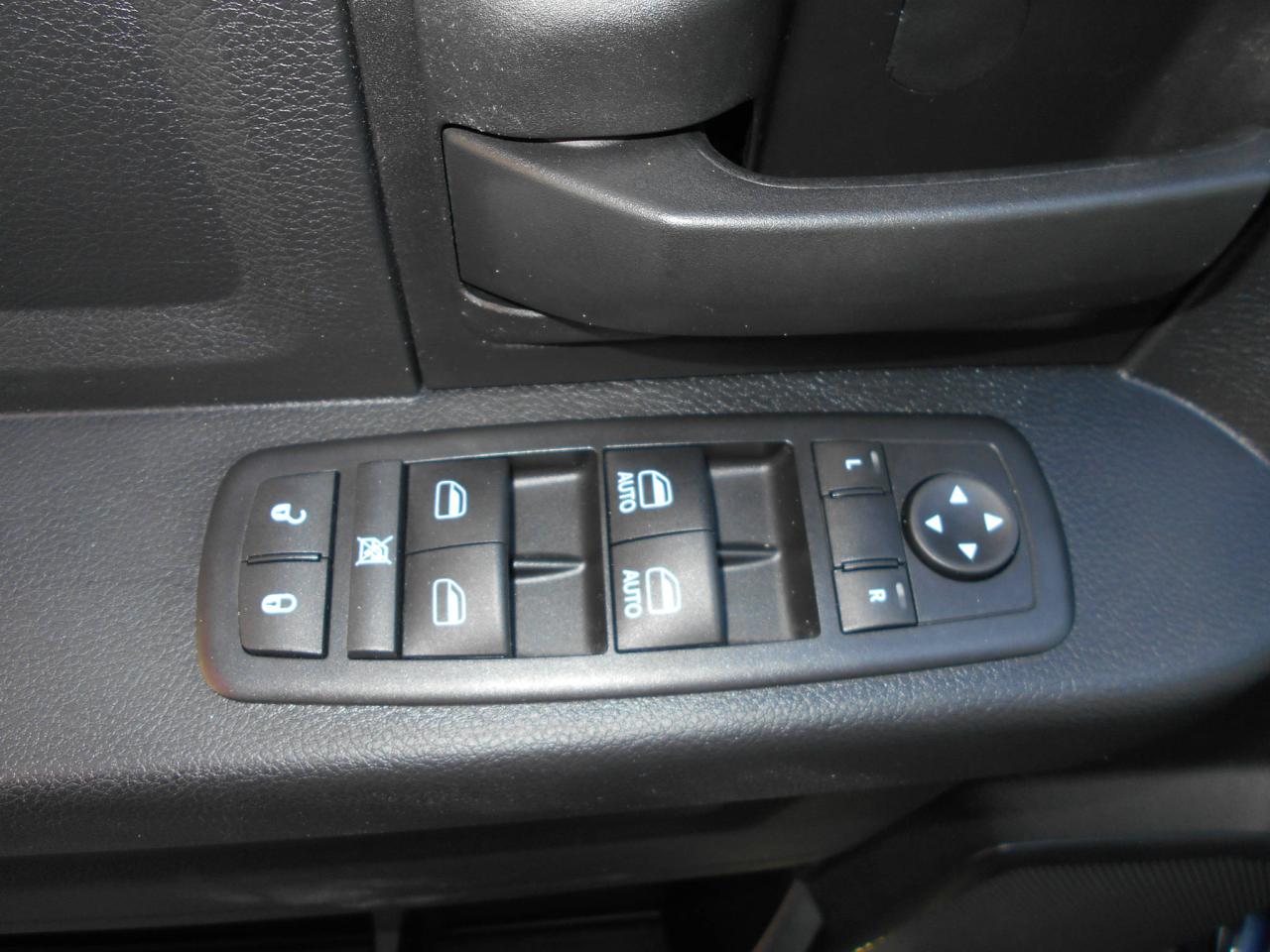 658399