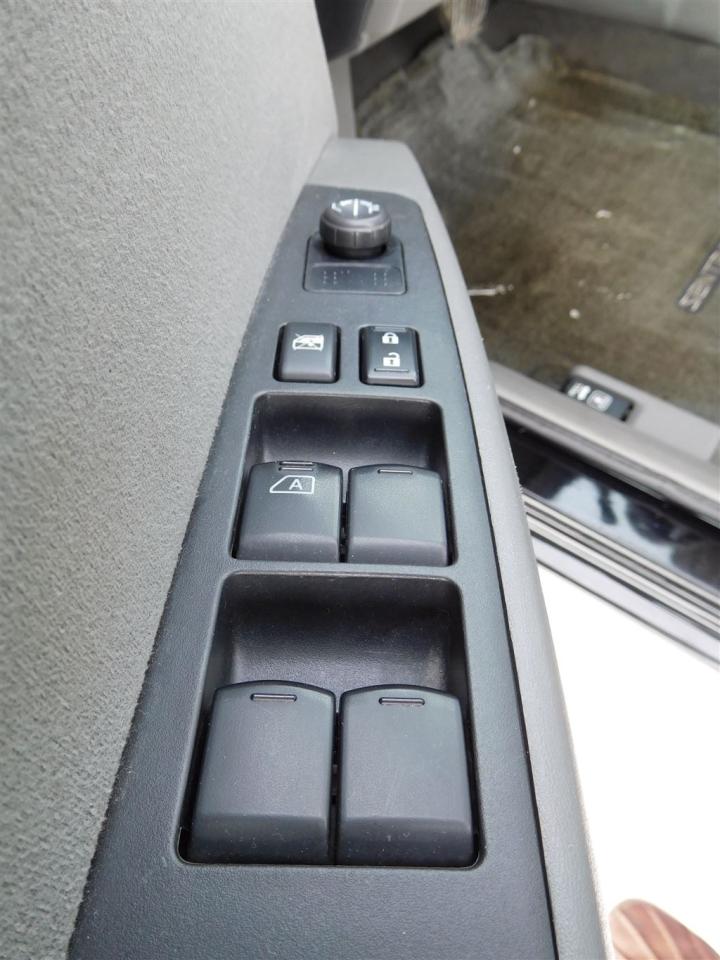 658561