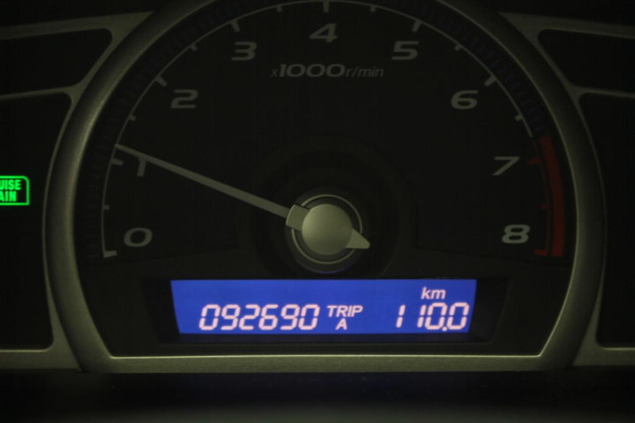 658637
