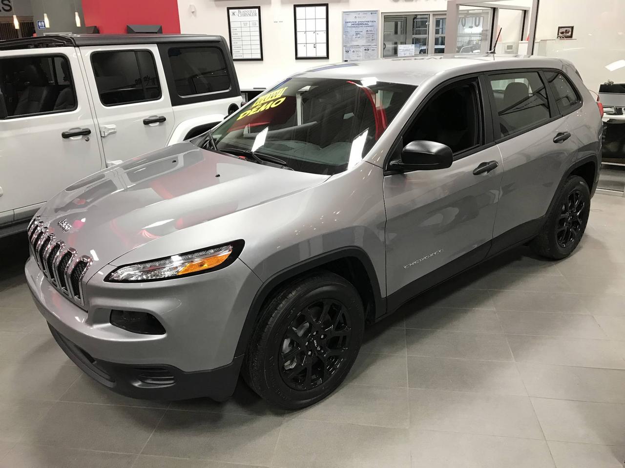 <a href=https://www.blainvillechrysler.com/occasion/Jeep-Cherokee-2017.html>https://www.blainvillechrysler.com/occasion/Jeep-Cherokee-2017.html</a>

Cherokee V6, caméra de recul, sièges chauffants, volant chauffant, ens. de remorcage