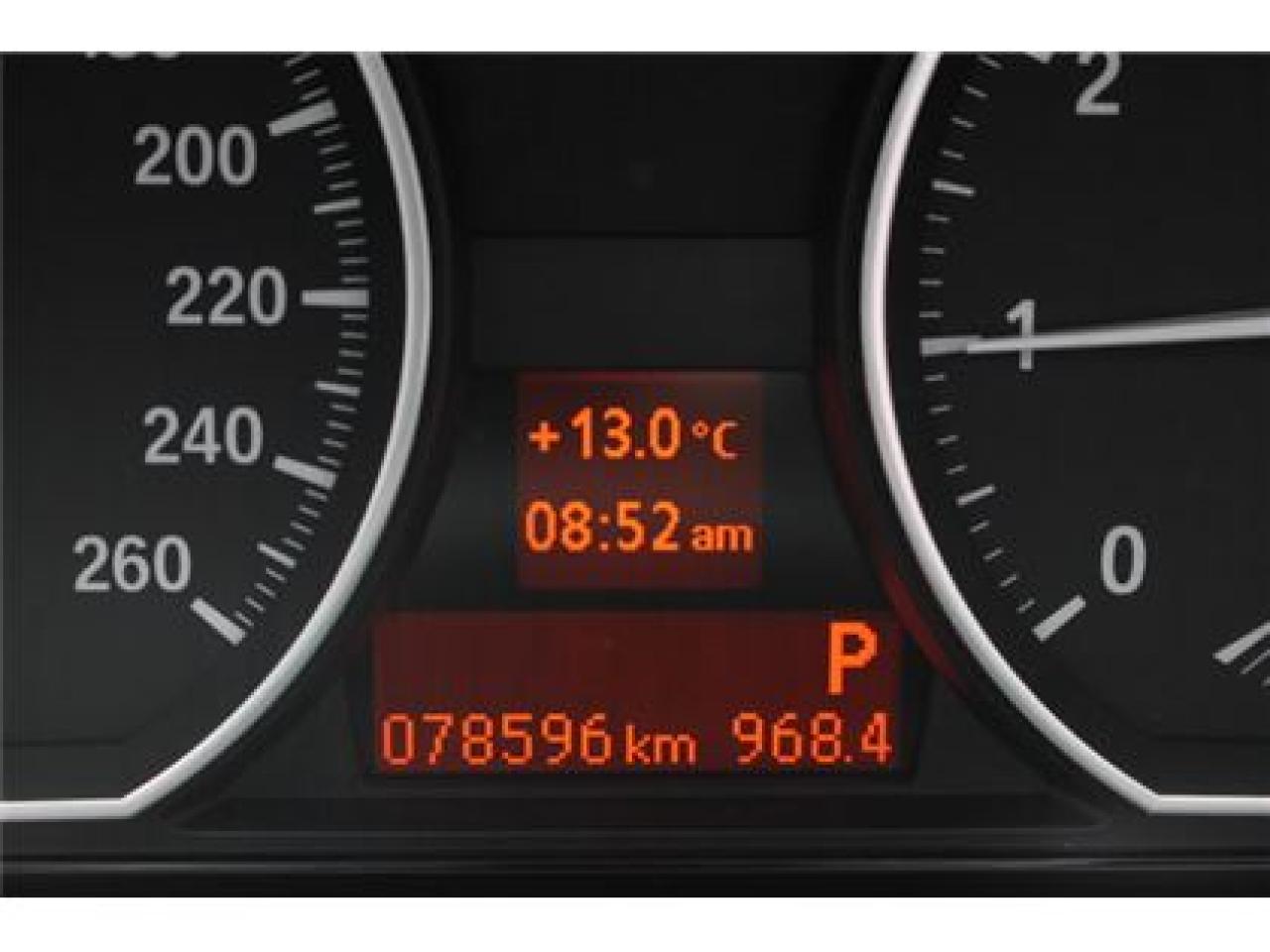 658743