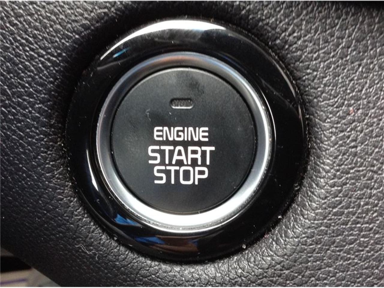 658877