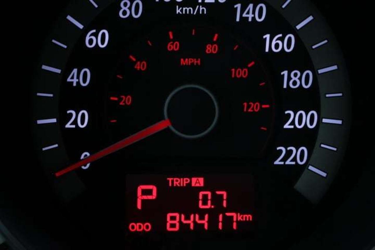 658895