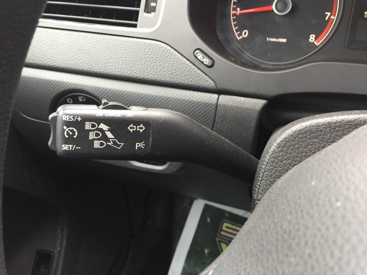 658929