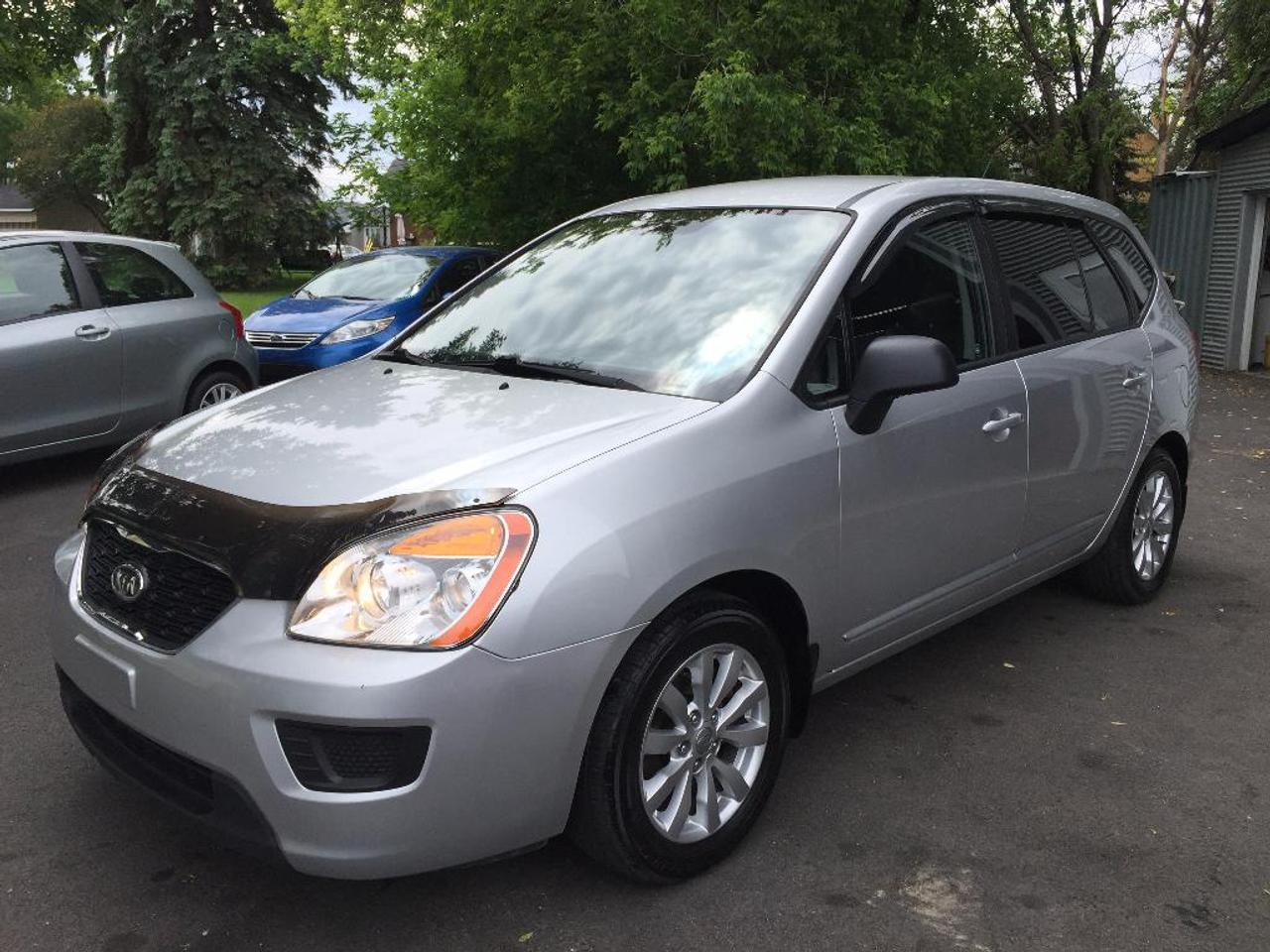 <a href=https://www.autoaubaine.com/Kia-Rondo-c6843039.html>https://www.autoaubaine.com/Kia-Rondo-c6843039.html</a>

*FINANCEMENT 100% APPROUVÉ * 32$ PAR SEMAINE    
*certaines conditions, prix a la semaine sur financement régulier, tx en sus

Prix affiché pour achat comptant ou crédit rKIA RONDO Légulier*
Frais supplémentaire peuvent s appliquer sur crédit alternatif*

VEHICULE INSPECTE ET CERTIFIE,GARANTIE 1 AN,MODEL LX AVEC GROUPE ELECTRIQUE COMPLET ET AIR CLIMATISE,JAMAIS ACCIDENTE,AUCUNE ROUILLE,FREINS AUX 4 ROUES PRESQUE NEUF ,PNEUS D HIVERS PRESQUE NEUFS PLUS 4 PNEUS D ETE PRESQUE NEUFS.VEHICULE EN EXCELLENTE CONDITION MECANIQUE ET CARROSSERIE.
				
NOUS RACHETONS LES VÉHICULES D`ÉCHANGE PEU IMPORTE LA MARQUE.

JAMAIS ACCIDENTÉ.

RAPPORT D`HISTORIQUE CARPROOF ET RDPRM INCLUS.

NOUS SOMMES COMMERÇANT MEMBRE DE L`AMVOQ.

FINANCEMENT 1IÈRE, 2IÈME, 3IÈME CHANCE AU CRÉDIT DISPONIBLE. QU`IL S`AGISSE DE VOTRE PREMIER PRÊT, DE MAUVAIS ANTÉCÉDENTS, D`UNE FAILLITE LIBÉRÉE OU NON, PLUS D`UNE FAILLITE, CSST, CHOMAGE, RETRAITÉ,TRAVAILLEUR AUTONOME, USAGER COMMERCIAL, NOUS AVONS LA SOLUTION POUR VOUS ! CONTACTEZ NOS EXPERT EN FINANCEMENT POUR CONNAITRE LES DÉTAILS.

PLUSIEURS PHOTOS DE CE VÉHICULE SONT DISPONIBLE SUR NOTRE AU SITE AU WWW.CBAUTOMOBILE.COM

VÉHICULE SITUÉ AU 290 BOULEVARD LAURIER (ROUTE 116), SAINTE-MADELEINE, J0H 1S0 | DISPONIBLE 7 jours sur 7.

NOUS SOMMES SITUÉS À SAINTE-MADELEINE

À SEULEMENT 15 MINUTES DE BELOEIL, ST-HILAIRE, ST-HYACINTHE, MARIEVILLE, ST-BASILE, MCMASTERVILLE, ST-DOMINIQUE, ST-PIE
ET SEULEMENT 40 MINUTES DE MONTRÉAL, DRUMMONDVILLE, ACTON
GRANBY, LONGUEUIL, BROSSARD, BOUCHERVILLE, ST-BRUNO, VERCHÈRES, SOREL, ST-JEAN-SUR -RICHELIEU