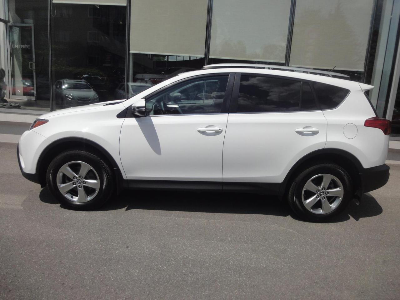 Used 2015 Toyota RAV4 XLE AWD for sale in Ste-Thérèse, QC
