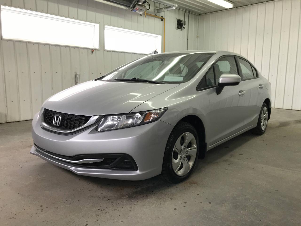 Used 2014 Honda Civic LX 4 portes CVT for sale in Chicoutimi, QC