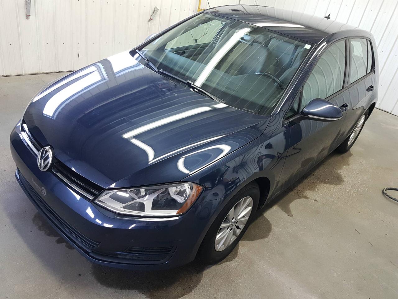 Used 2015 Volkswagen Golf 1.8 TSI Trendline à hayon 5 portes manue for sale in Chicoutimi, QC