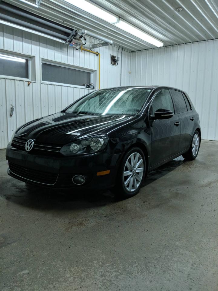 Used 2013 Volkswagen Golf Voiture à hayon, 5 portes, boîte manuell for sale in Chicoutimi, QC