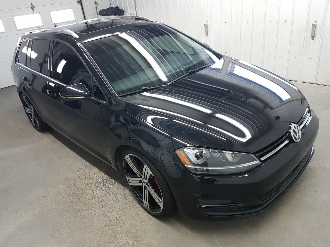 <a href=https://www.saguenayvw.ca/occasion/Volkswagen-Golf_Wagon-2015.html>https://www.saguenayvw.ca/occasion/Volkswagen-Golf_Wagon-2015.html</a>

le plus beau au Québec 
suspension rabaissé et roues en alliages de Golf R incluses