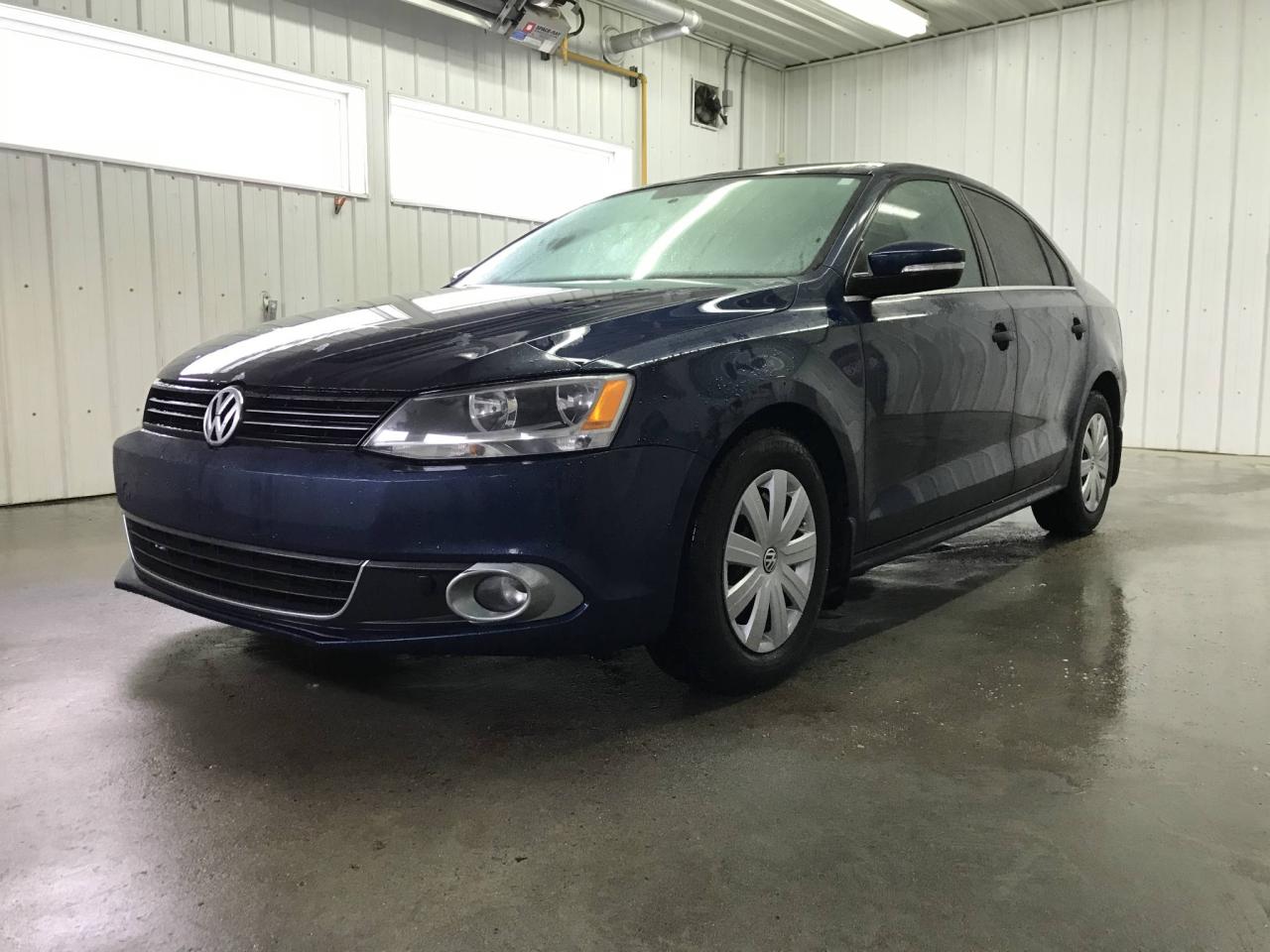 Used 2012 Volkswagen Jetta Comfortline DSG TDI 4 portes 2.0T for sale in Chicoutimi, QC