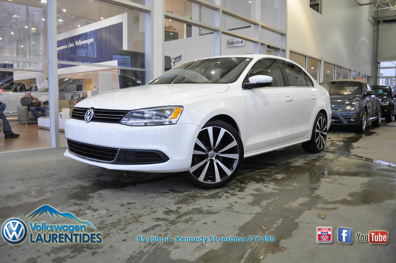 Used 2014 Volkswagen Jetta COMFORTLINE*MAGS*TOIT*0.9% for sale in St-Jérôme, QC