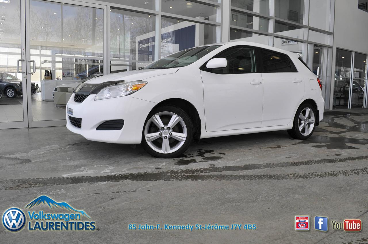 <a href=https://www.vwlaurentides.com/occasion/Toyota-Matrix-2009.html>https://www.vwlaurentides.com/occasion/Toyota-Matrix-2009.html</a>

*RAPPORT CARPROOF DISPONIBLE**OUVERT LE SAMEDI**FINANCEMENT AVANTAGEUX DISPONIBLE**

2009 Toyota Matrix XR

2.4L 4CYL
MANUELLE
CLIMATISATION
RÉGULATEUR DE VITESSE
VITRES ELECTRIQUES
VITRES TEINTÉES
MIROIRS ELECTRIQUES
VOLANT MULTI-FONCTIONS
DÉMARREUR A DISTANCE
JANTES EN ALLIAGE 17 POUCES

Volkswagen Laurentides est votre CHOIX #1 de la région des Laurentides! Membre du prestigieux Club Élite Wolfsburg 2014, nous sommes les spécialistes pour tous véhicules doccasions. SERVICE IMBATTABLE! Meilleur financement disponible sur le marché. Rapport dhistorique CARPROOF® disponible. Tous véhicules doccasions certifiés sont inspectés et passés à la loupe par nos techniciens spécialisés pour vous. Faillite, difficulté de crédit Nous avons la solution! 1ère 2e 3e chance au crédit! Venez faire un tour, nous sommes situés à St-Jérôme à 10 minutes au nord de Blainville/Ste-Thérèse/Boisbriand/Rosemère, à 15 minutes de st-eustache, 15 minutes au nord de Laval, à 30 minutes de Montréal. Au plaisir de vous voir!