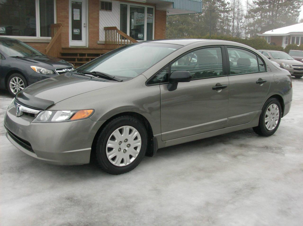 Used 2007 Honda Civic DX for sale in Victoriaville, QC