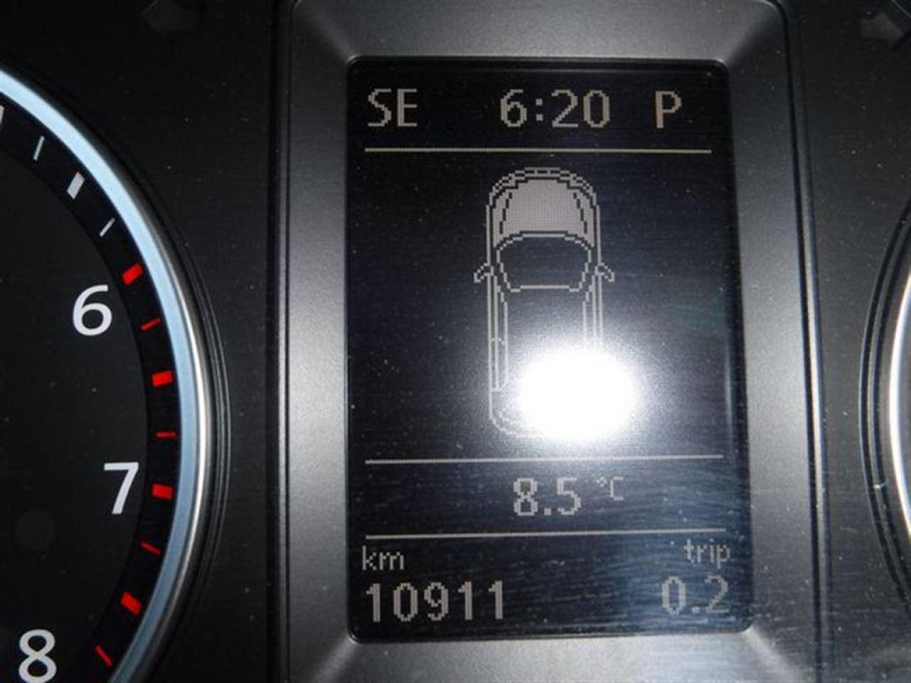 659437