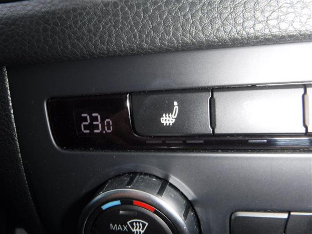 659437