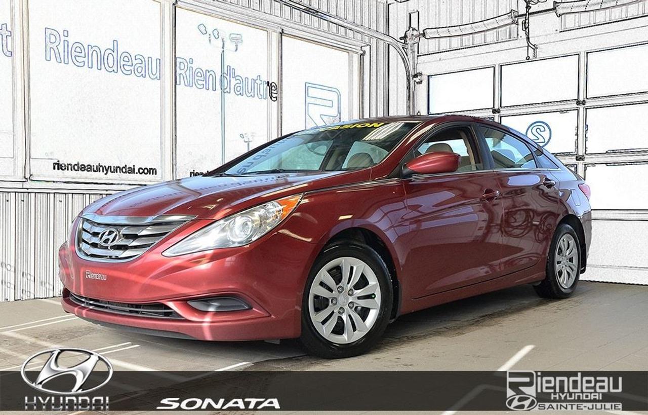 <a href=https://www.riendeauhyundai.com/occasion/Hyundai-Sonata-2013.html>https://www.riendeauhyundai.com/occasion/Hyundai-Sonata-2013.html</a>

**JAMAIS ACCIDENTÉ** CLIMATISEUR, VITRES ET PORTIÈRES ÉLECTRIQUES, MAIN LIBRE BLUETOOTH, PRISE USB/AUXILIAIRE, RÉGULATEUR DE VITESSE, SIÈGES CHAUFFANTS, COMMANDES AUDIO MONTÉES AU VOLANT, RÉTROVISEURS ÉLECTRIQUES ET CHAUFFANTS...rabais au financement de 490$ inclus dans le prix affiché!!!        RIENDEAU HYUNDAI        Un concessionnaire établi depuis 1993 ayant vue 3 générations.         Ouvert le samedi de 10h à 16h    Rejoignez-nous en tout temps au 514-709-2886.         Vous manquez de temps pour venir nous visiter? Laissez-nous le savoir et profitez de notre service de visite à domicile ou au travail selon votre horaire!         Sachez que tous nos véhicules sont inspectés par nos techniciens certifiés Hyundai et quun rapport Carproof est disponible en tout temps sur demande.         Venez faire lexpérience Riendeau Hyundai et choisissez parmi notre vaste inventaire de véhicules doccasion avec des taux certifiés à partir de 2.9% et demandez à propos de nos promotions sur nos pneus dhivers.         À proximité de Montréal, Longueuil, Brossard, St-Hubert, St-Hyacinthe, Drummondville, Saint-Basile-le-Grand, Boucherville, Varennes et Chambly. Venez constatez pourquoi tant de clients choisissent Riendeau Hyundai et rien dautre.             ================================================================            A dealer establish since 1993 and with 3 generations.         Open on Saturday from 10h to 16h.     Call us anytime at 514-709-2886.         Lacking time to visit us? Let us know and benefit of our home and office service following your schedule.         Know that our vehicles are inspected by our Hyundai certified technicians and that a Carproof report is available at anytime on demand.         Come meet the experience Riendeau Hyundai and chose within our massive inventory of used car with certified interest rate starting at 2.9% and ask us about our promotion on winter tires.        Close to Montreal, Longueuil, Brossard, St-Hubert, Ste-Hyacinthe, Drummondville, Saint-Basile-le-Grand, Boucherville, Varennes and Chambly. Let us show you why so many customer choose Riendeau Hyundai and nothing else!
