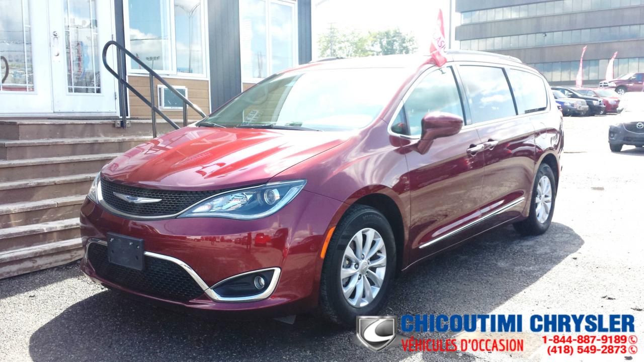 Used 2017 Chrysler Pacifica Touring-L CUIR Att.Remorque for sale in Chicoutimi, QC