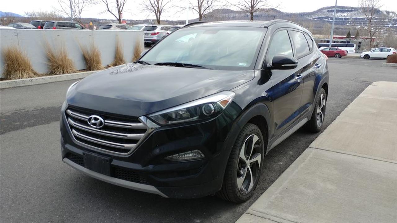 <a href=https://www.riendeauhyundai.com/occasion/Hyundai-Tucson-2017.html>https://www.riendeauhyundai.com/occasion/Hyundai-Tucson-2017.html</a>

**JAMAIS ACCIDENTÉ** CUIR, TOIT OUVRANT, BANCS CHAUFFANTS, CAMÉRA DE RECUL, BLUETOOTH, RÉGULATEUR DE VITESSE, AWD, 1.6 TURBO, PHARES ANTI-BROUILLARDS, MAGS,...rabais de 500$ au financement déja inclus dans le prix affiché...      RIENDEAU HYUNDAI        Un concessionnaire établi depuis 1993 ayant vue 3 générations.           Ouvert le samedi de 10h à 16h      Rejoignez-nous en tout temps au 514-709-2886.           Vous manquez de temps pour venir nous visiter? Laissez-nous le savoir et profitez de notre service de visite à domicile ou au travail selon votre horaire!           Sachez que tous nos véhicules sont inspectés par nos techniciens certifiés Hyundai et quun rapport Carproof est disponible en tout temps sur demande.           Venez faire lexpérience Riendeau Hyundai et choisissez parmi notre vaste inventaire de véhicules doccasion avec des taux certifiés à partir de 2.9% et demandez à propos de nos promotions sur nos pneus dhivers.           À proximité de Montréal, Longueuil, Brossard, St-Hubert, St-Hyacinthe, Drummondville, Saint-Basile-le-Grand, Boucherville, Varennes et Chambly. Venez constatez pourquoi tant de clients choisissent Riendeau Hyundai et rien dautre.           ================================================================          A dealer establish since 1993 and with 3 generations.           Open on Saturday from 10h to 16h.       Call us anytime at 514-709-2886.           Lacking time to visit us? Let us know and benefit of our home and office service following your schedule.           Know that our vehicles are inspected by our Hyundai certified technicians and that a Carproof report is available at anytime on demand.           Come meet the experience Riendeau Hyundai and chose within our massive inventory of used car with certified interest rate starting at 2.9% and ask us about our promotion on winter tires.          Close to Montreal, Longueuil, Brossard, St-Hubert, Ste-Hyacinthe, Drummondville, Saint-Basile-le-Grand, Boucherville, Varennes and Chambly. Let us show you why so many customer choose Riendeau Hyundai and nothing else!