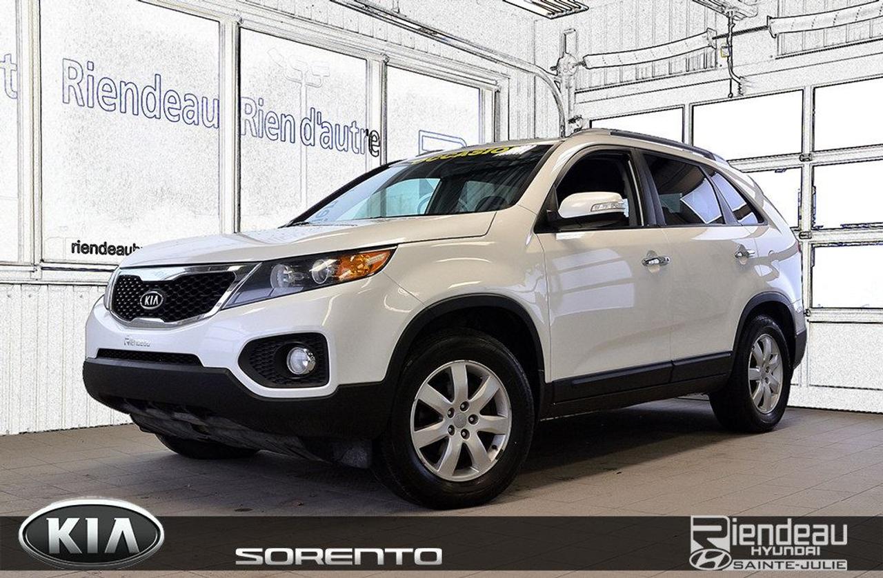 <a href=https://www.riendeauhyundai.com/occasion/Kia-Sorento-2012.html>https://www.riendeauhyundai.com/occasion/Kia-Sorento-2012.html</a>

**KILOMÉTRAGE CERTIFIÉ**REPRIS EN ÉCHANGE** MAIN LIBRE BLUETOOTH, VITRES ET PORTIÈRES ÉLECTRIQUES, MAGS, SONAR DE RECUL, RÉGULATEUR DE VITESSE, PRISE USB, SIÈGES CHAUFFANTS, VITRES TEINTÉES, ATTACHE REMORQUE, CLIMATISEUR, DÉMARRAGE BOUTON POUSSOIR, PHARES ANTIBROUILLARD...rabais au financement de 490$ inclus dans le prix affiché!!!      RIENDEAU HYUNDAI        Un concessionnaire établi depuis 1993 ayant vue 3 générations.           Ouvert le samedi de 10h à 16h      Rejoignez-nous en tout temps au 514-709-2886.           Vous manquez de temps pour venir nous visiter? Laissez-nous le savoir et profitez de notre service de visite à domicile ou au travail selon votre horaire!           Sachez que tous nos véhicules sont inspectés par nos techniciens certifiés Hyundai et quun rapport Carproof est disponible en tout temps sur demande.           Venez faire lexpérience Riendeau Hyundai et choisissez parmi notre vaste inventaire de véhicules doccasion avec des taux certifiés à partir de 2.9% et demandez à propos de nos promotions sur nos pneus dhivers.           À proximité de Montréal, Longueuil, Brossard, St-Hubert, St-Hyacinthe, Drummondville, Saint-Basile-le-Grand, Boucherville, Varennes et Chambly. Venez constatez pourquoi tant de clients choisissent Riendeau Hyundai et rien dautre.           ================================================================          A dealer establish since 1993 and with 3 generations.           Open on Saturday from 10h to 16h.       Call us anytime at 514-709-2886.           Lacking time to visit us? Let us know and benefit of our home and office service following your schedule.           Know that our vehicles are inspected by our Hyundai certified technicians and that a Carproof report is available at anytime on demand.           Come meet the experience Riendeau Hyundai and chose within our massive inventory of used car with certified interest rate starting at 2.9% and ask us about our promotion on winter tires.          Close to Montreal, Longueuil, Brossard, St-Hubert, Ste-Hyacinthe, Drummondville, Saint-Basile-le-Grand, Boucherville, Varennes and Chambly. Let us show you why so many customer choose Riendeau Hyundai and nothing else!