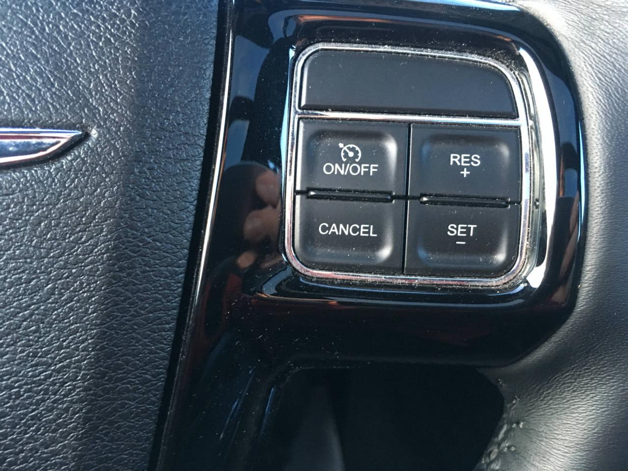 659877