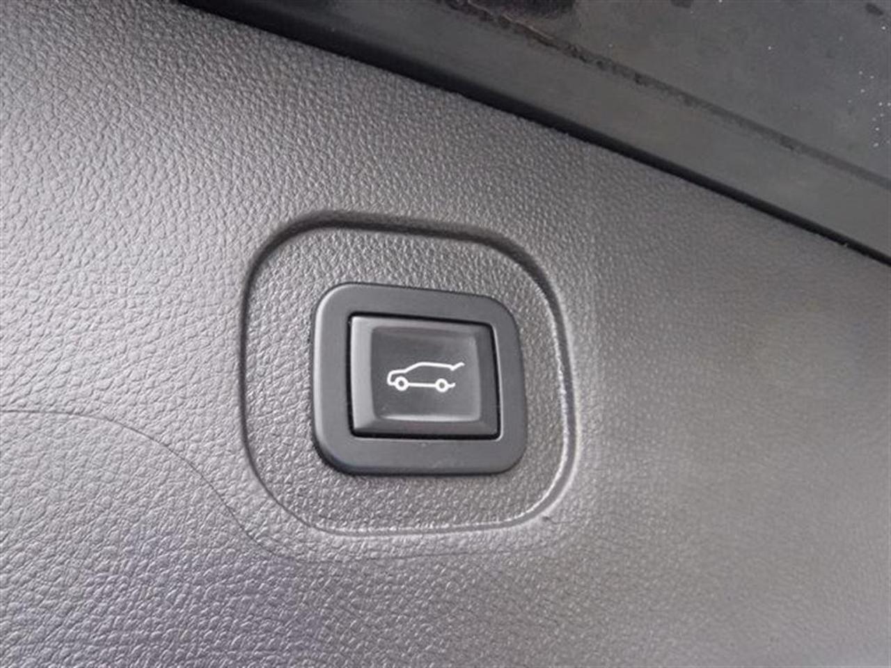 659882.11585365