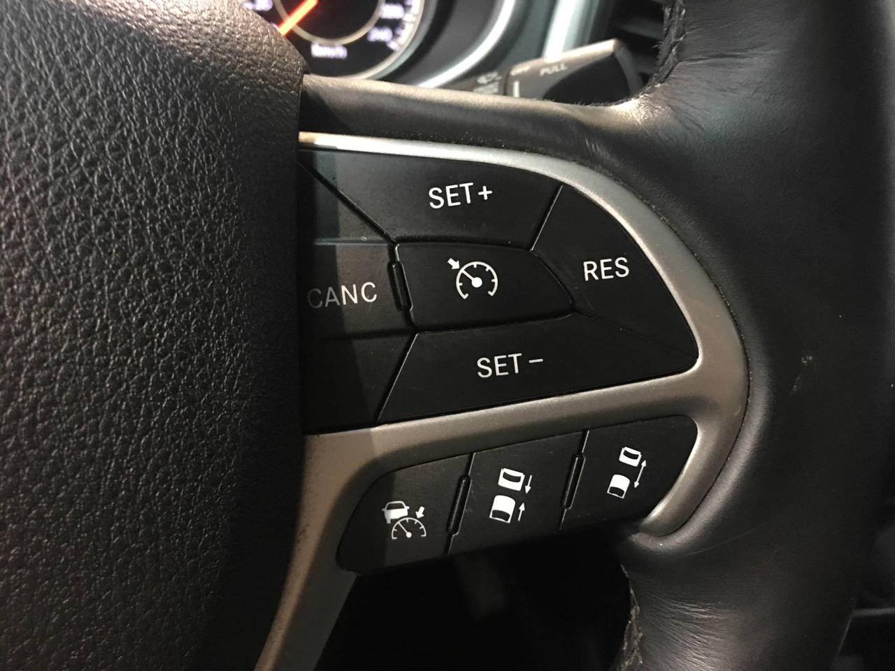 659888.11585526