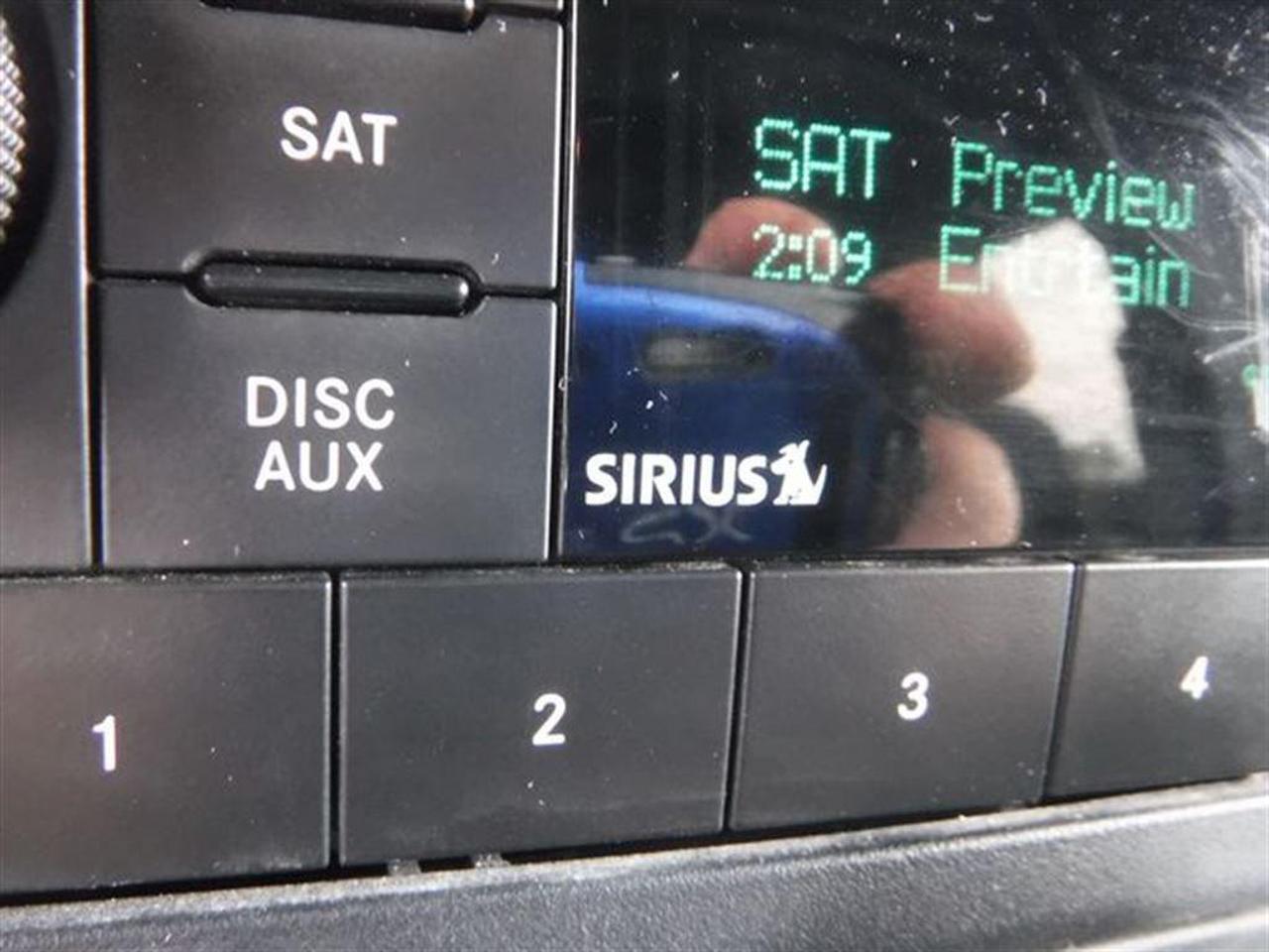 659984.11588236