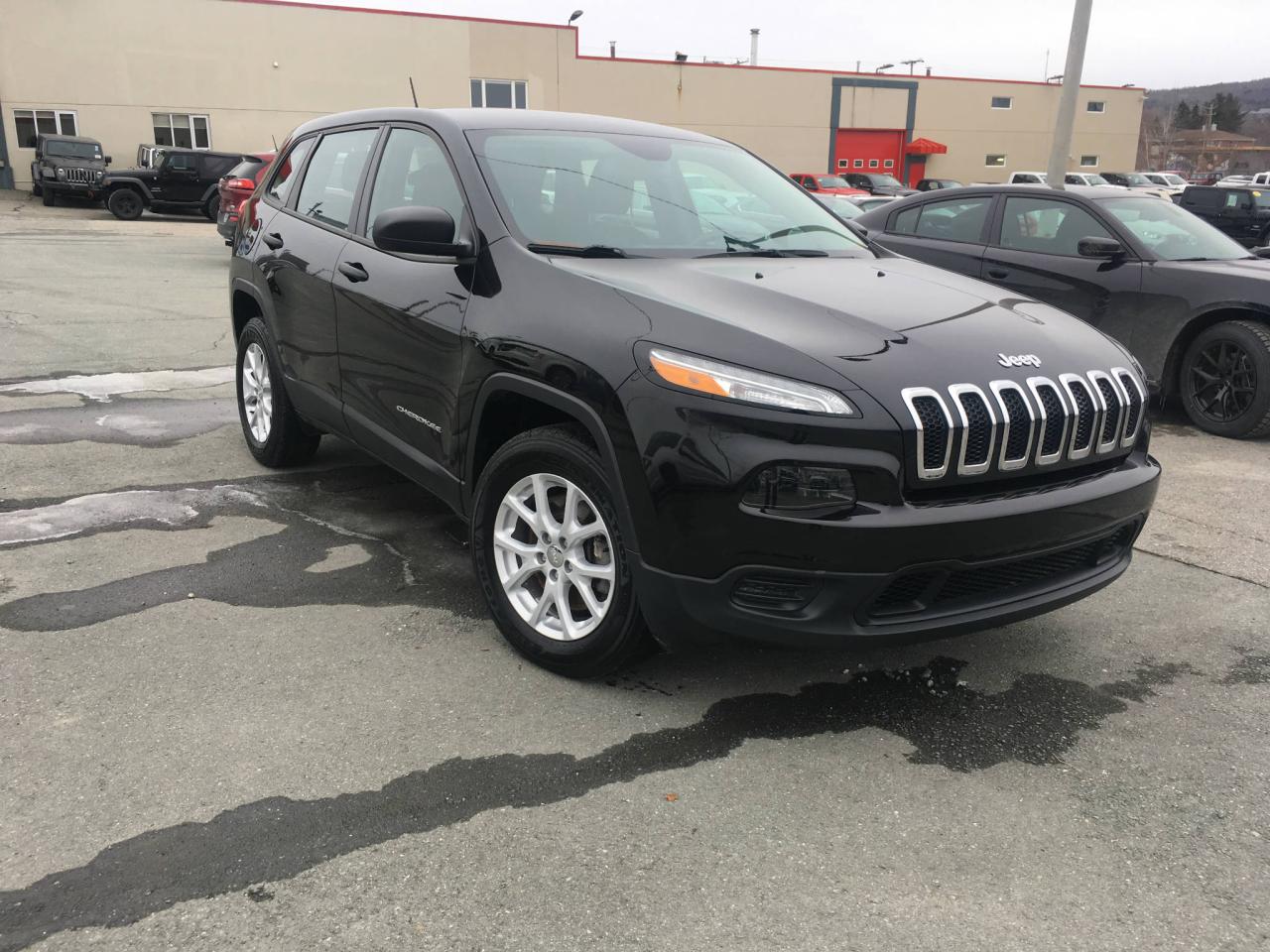 Used 2016 Jeep Cherokee 4 RM, 4 portes, Sport for sale in Sherbrooke, QC
